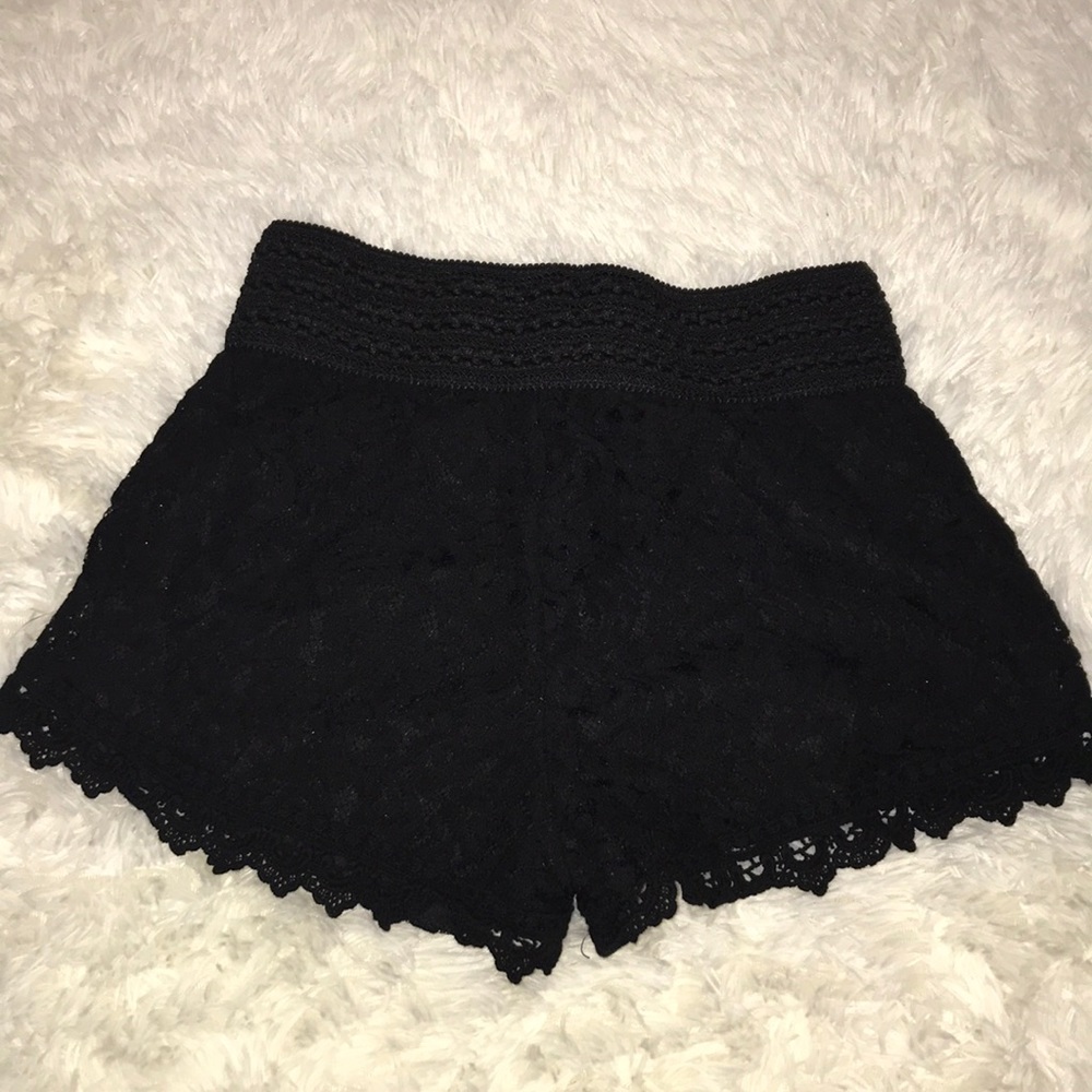 High-Wasted Lace Festival Shorts - Picture 2 of 3